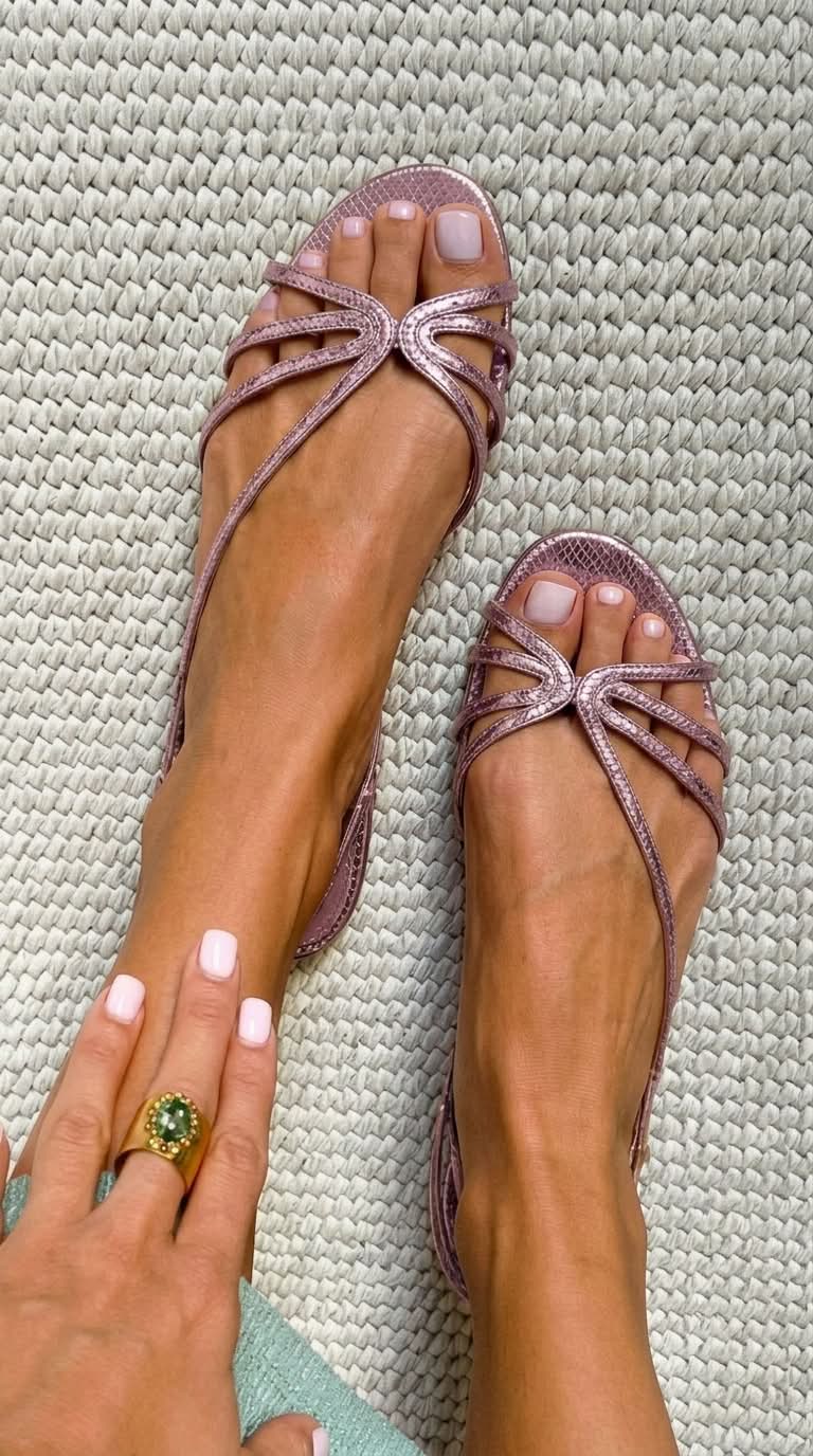 Kirela – Sandalias metálicas de tira delgada
