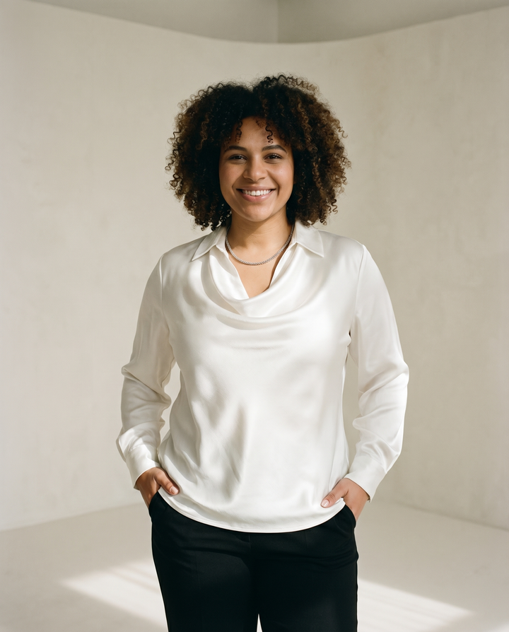 Cuello drapeado de satén, blusa