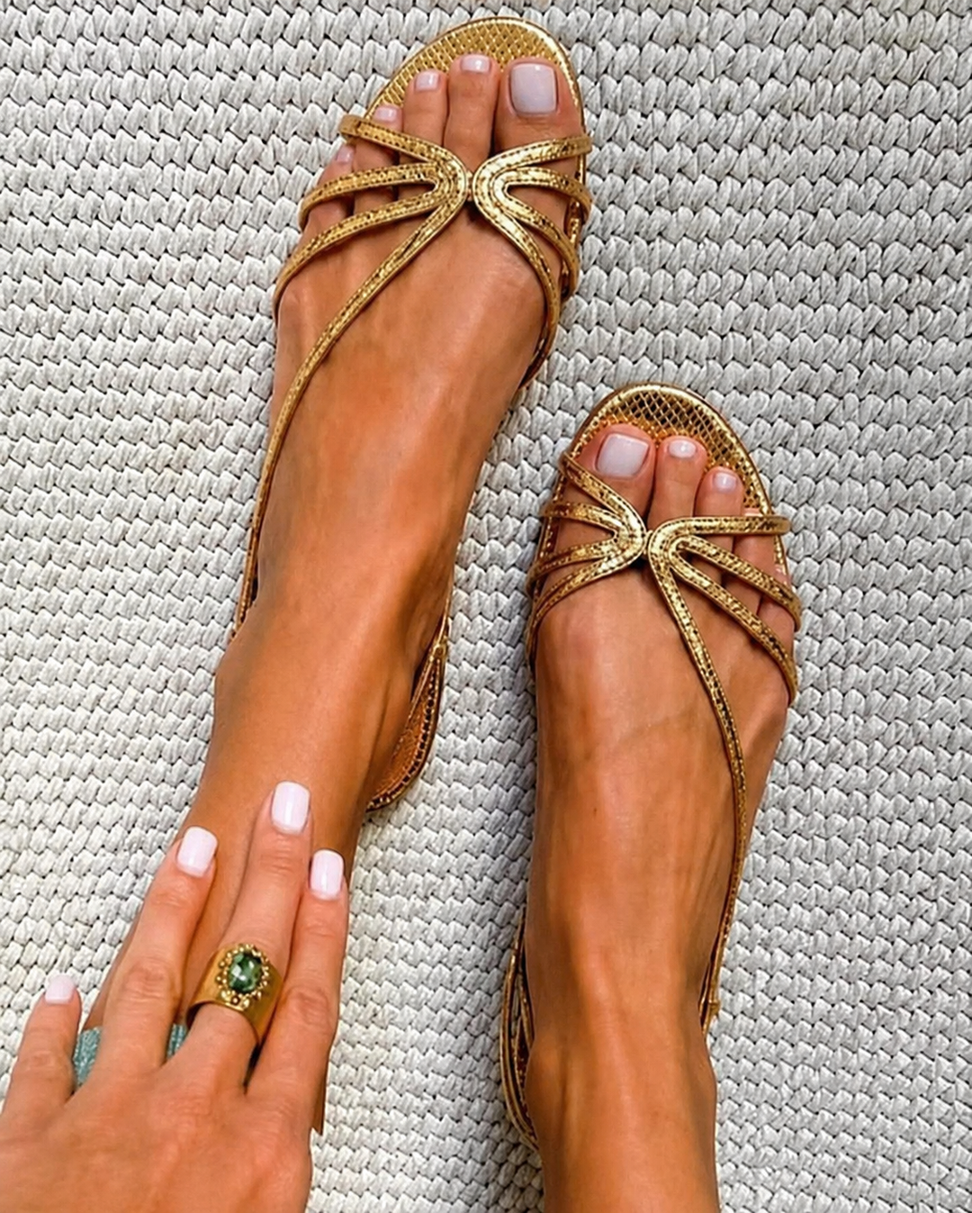 Kirela – Sandalias metálicas de tira delgada