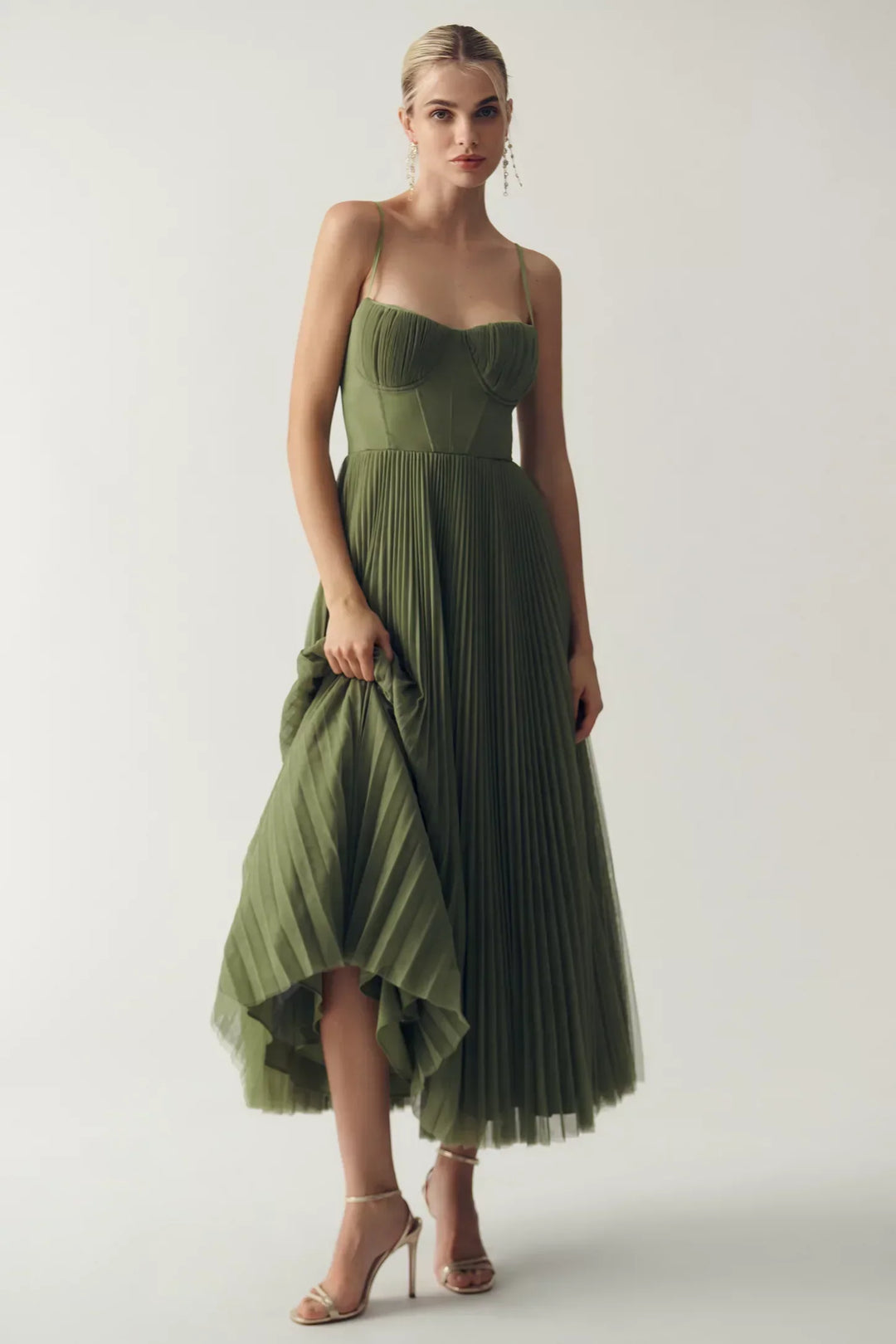 Solyne – Sin espalda en tejido plano, vestido