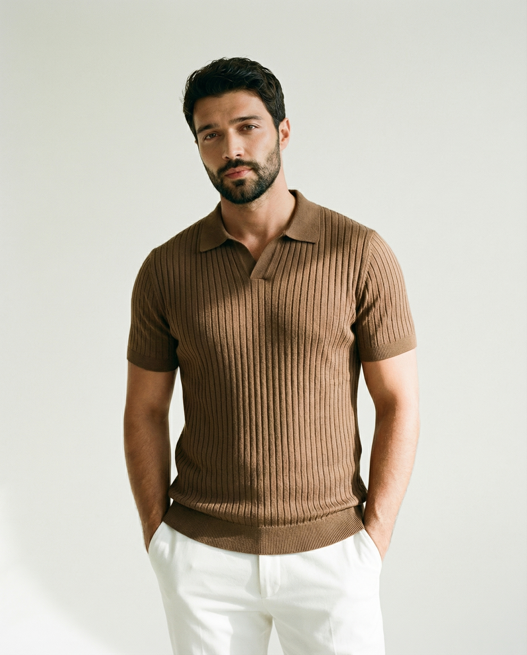 Con cuello alto de punto playera polo