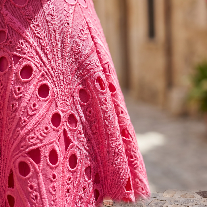 Velara – Cuello alto, de encaje, vestido midi
